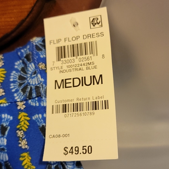 NEW SLEEVELESS DRESS - Picture 10 of 12